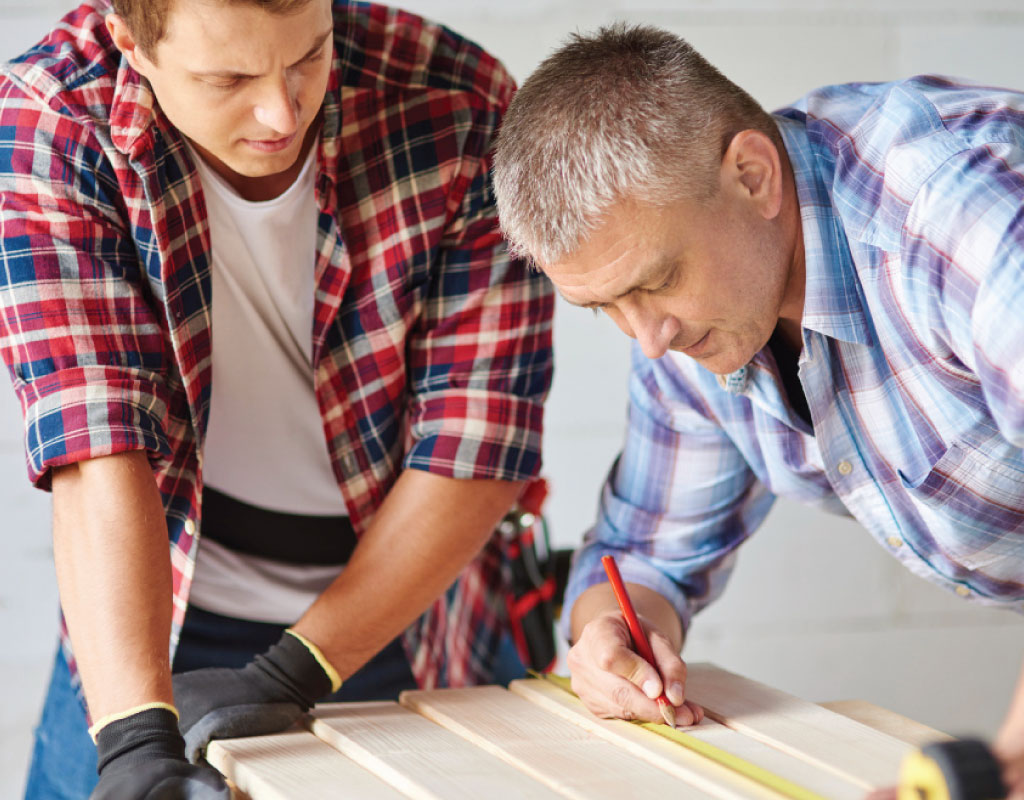 Two man discuss about renovation